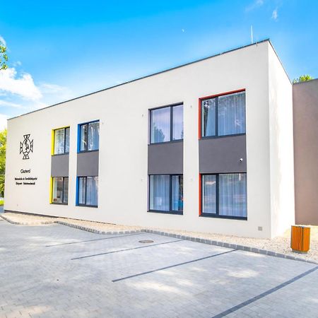 Ciszterci Rendezvenykoezpont Balatonalmádi Exterior foto