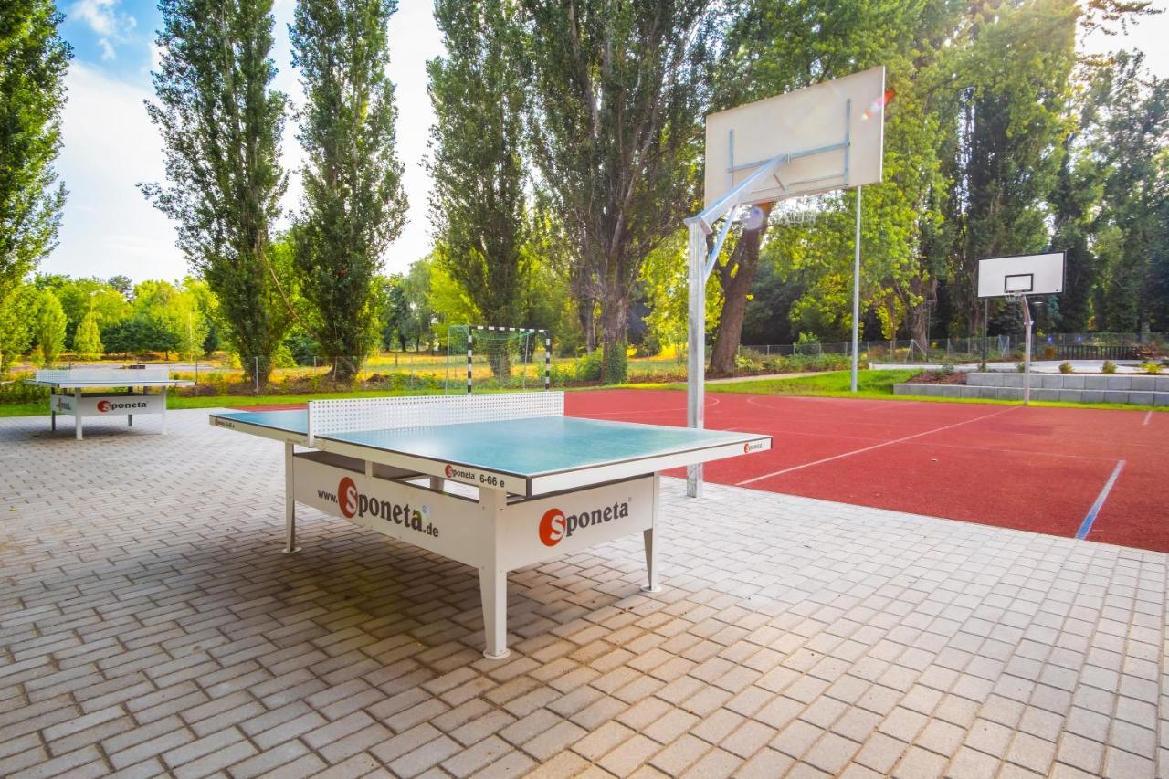Ciszterci Rendezvenykoezpont Balatonalmádi Exterior foto
